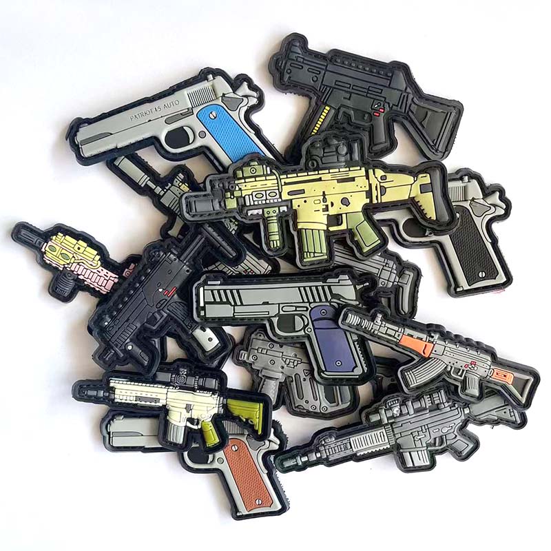 Urban Backpack Tactical - 3D PVCラバーモラールパッチ ミニピストル、ライフル アーミーバッジステッカー、バックパック用フック付きミリタリータクティカルパッチ